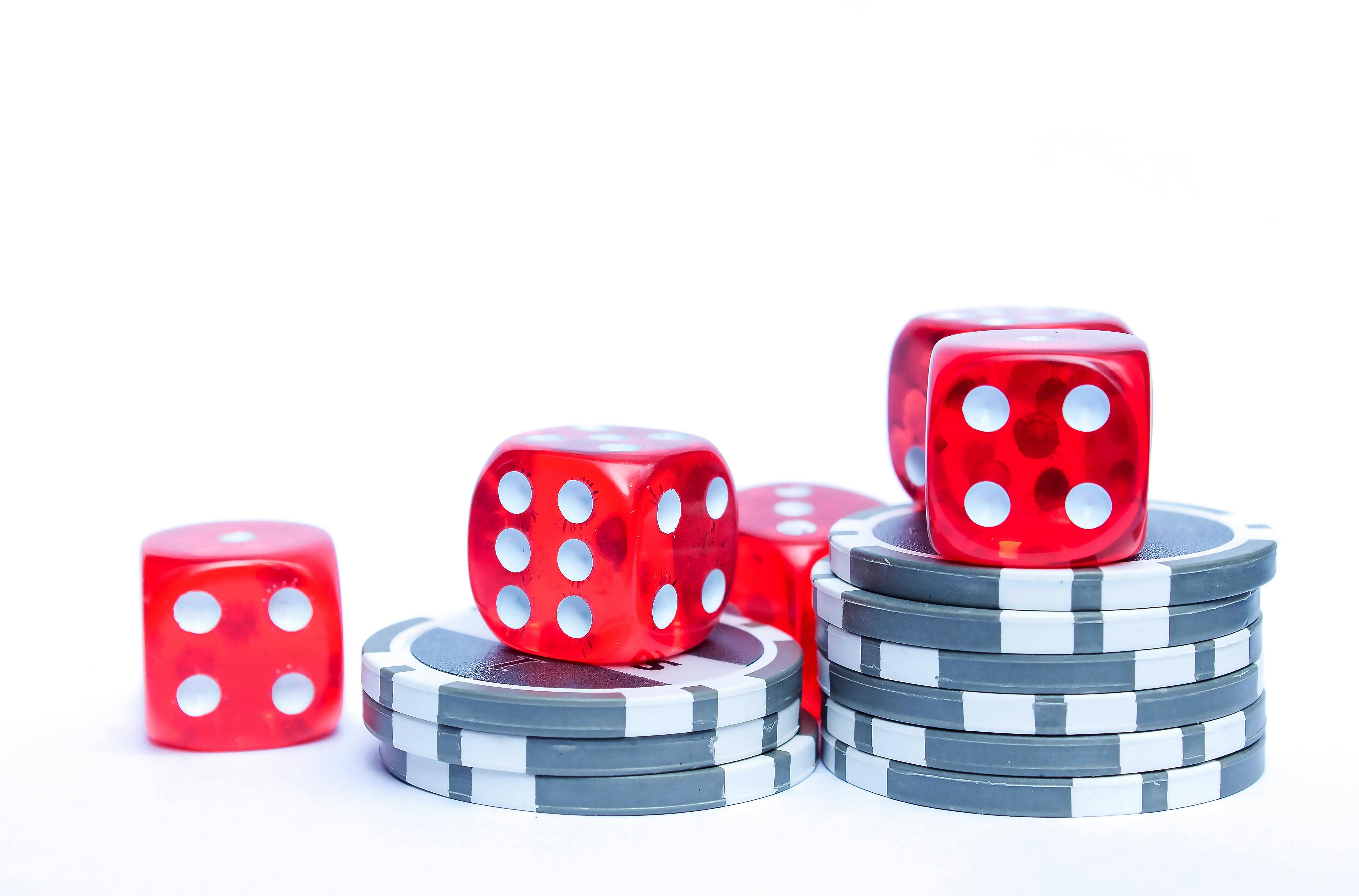Live Casino ဒိုင်လာများနှင့် ကစားသမားများ